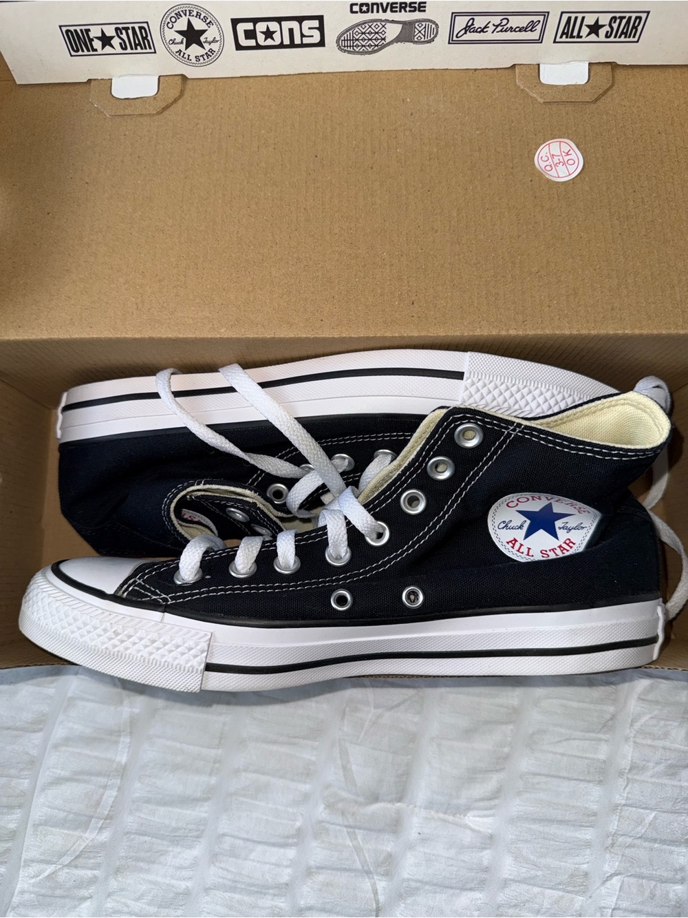 Converse Black & White All Star High Top Sneakers Womens 9 Men’s 7 NEW !